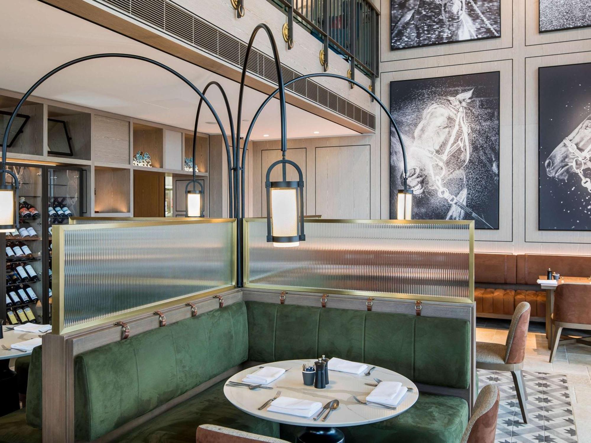 The William Inglis Mgallery Warwick Farm Exterior photo The restaurant's interior